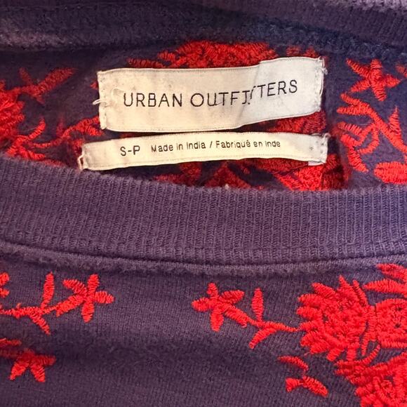 Urban Outfitters Embroidered Floral Sweatshirt (Women’s S/P) - Picture 3 of 6